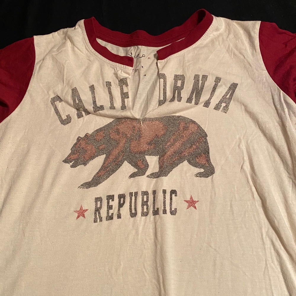 Graphic tee